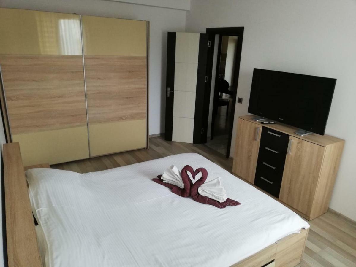 Coresi Isaran 35 Apartment